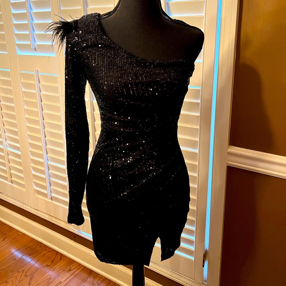 Windsor sequin one shoulder dress size XS